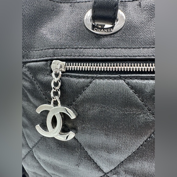 Chanel Biarritz Tote bag - Picture 3 of 17